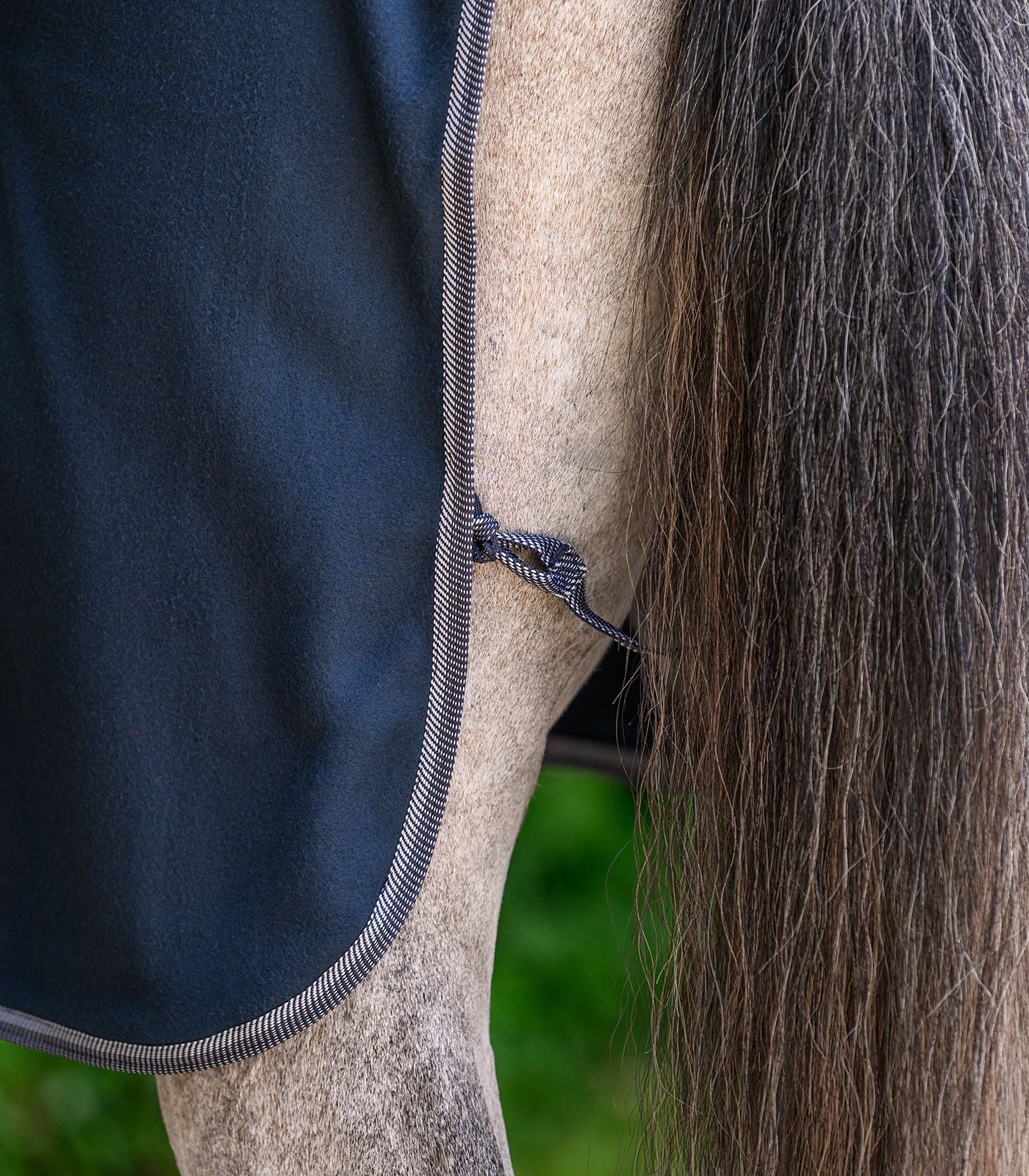 Couverture polaire ECONOMIC avec sangles croisées